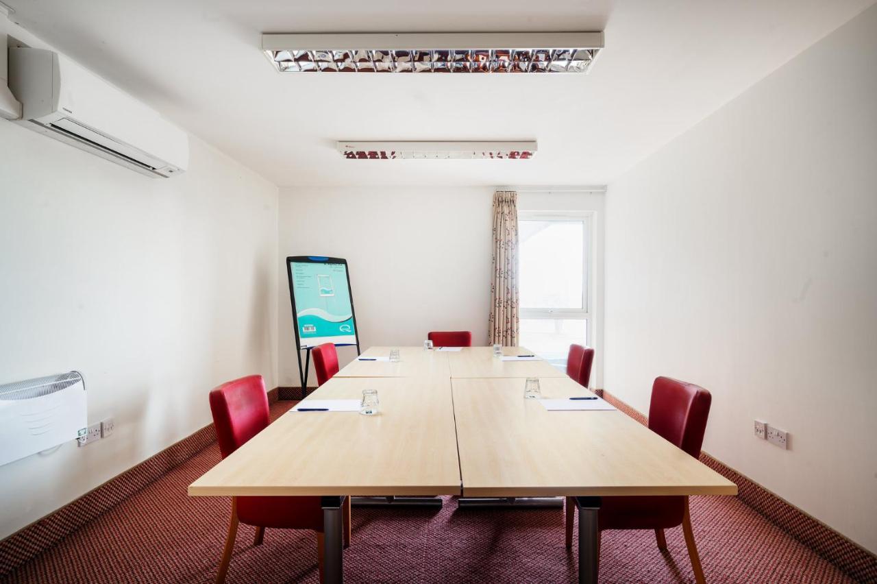 Holiday Inn Express Shrewsbury By Ihg Εξωτερικό φωτογραφία